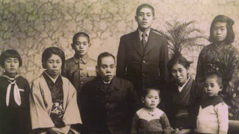 Mitsugi Moriguchi, bottom right, and family members