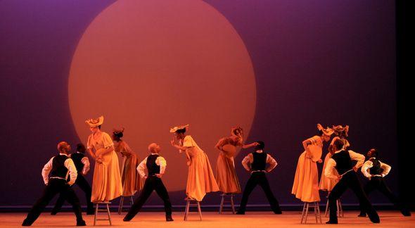 AAADT_in_Alvin_Ailey_s_Revelations._Photo_by_Nan_Melville____36391157-8415-48e0-b482-79df8191f351-prv