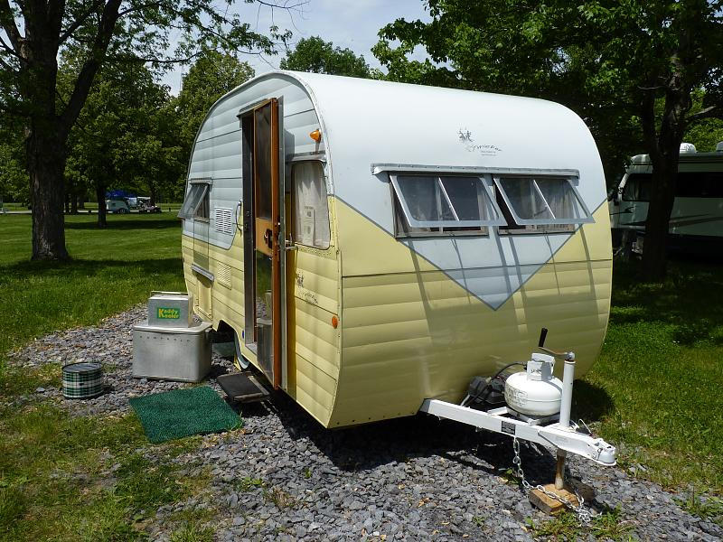 homeless trailer mobile home