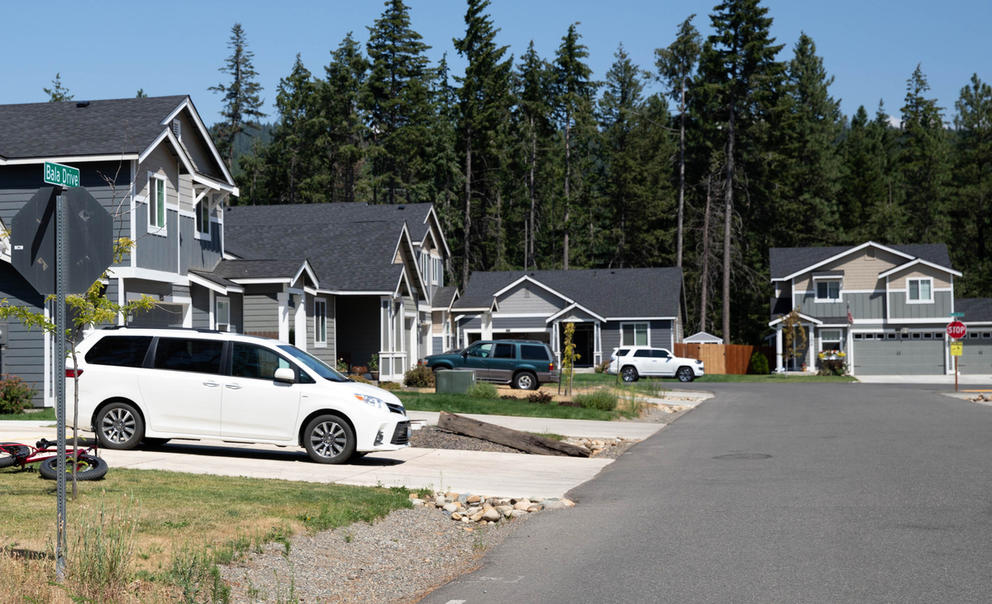 A row of new homes in Cle Elum