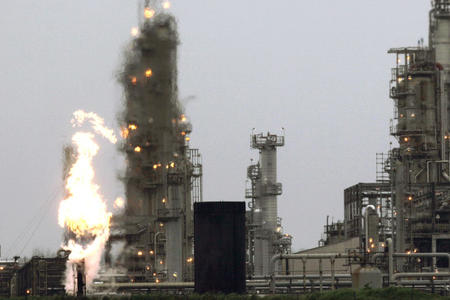 File photograph of Tesoro Corp. refinery in Anacortes. Credit: AP Photo/Ted S. Warren File