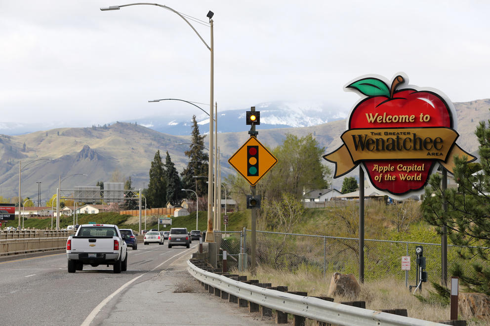 A sign welcomes visitors to Wenatchee