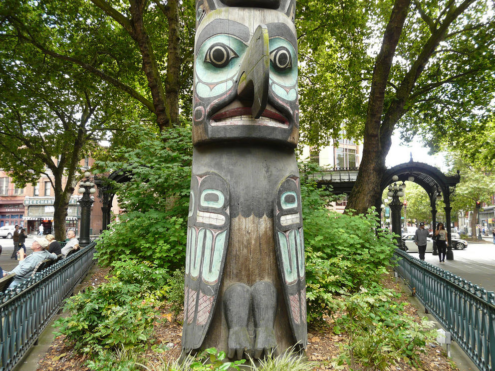 Tlingit totem pole, Pioneer Square