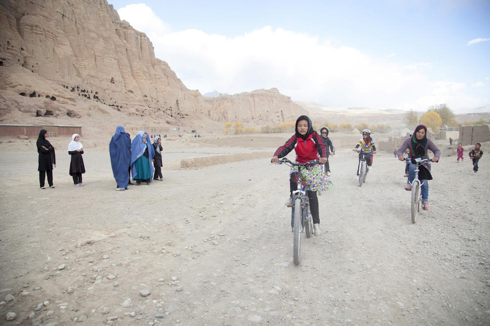 young cyclists in Afghanistan