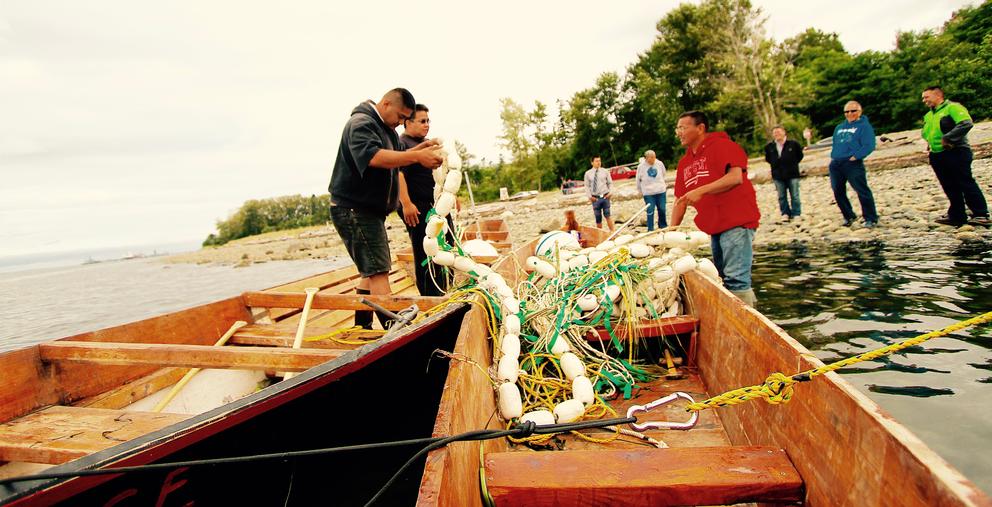 Lummi tribal members reef net fishing (4)
