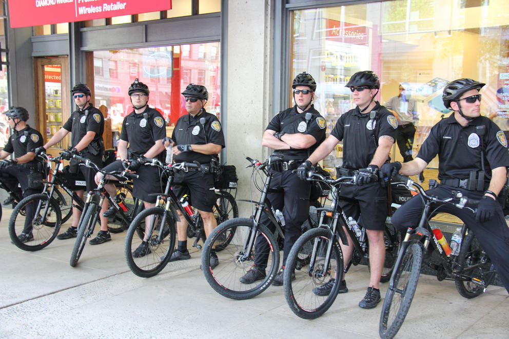 seattle police demonstration bikes
