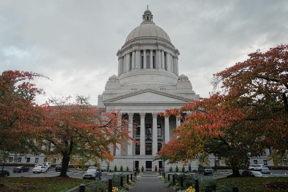 A picture of the Capitol building in Olympia.