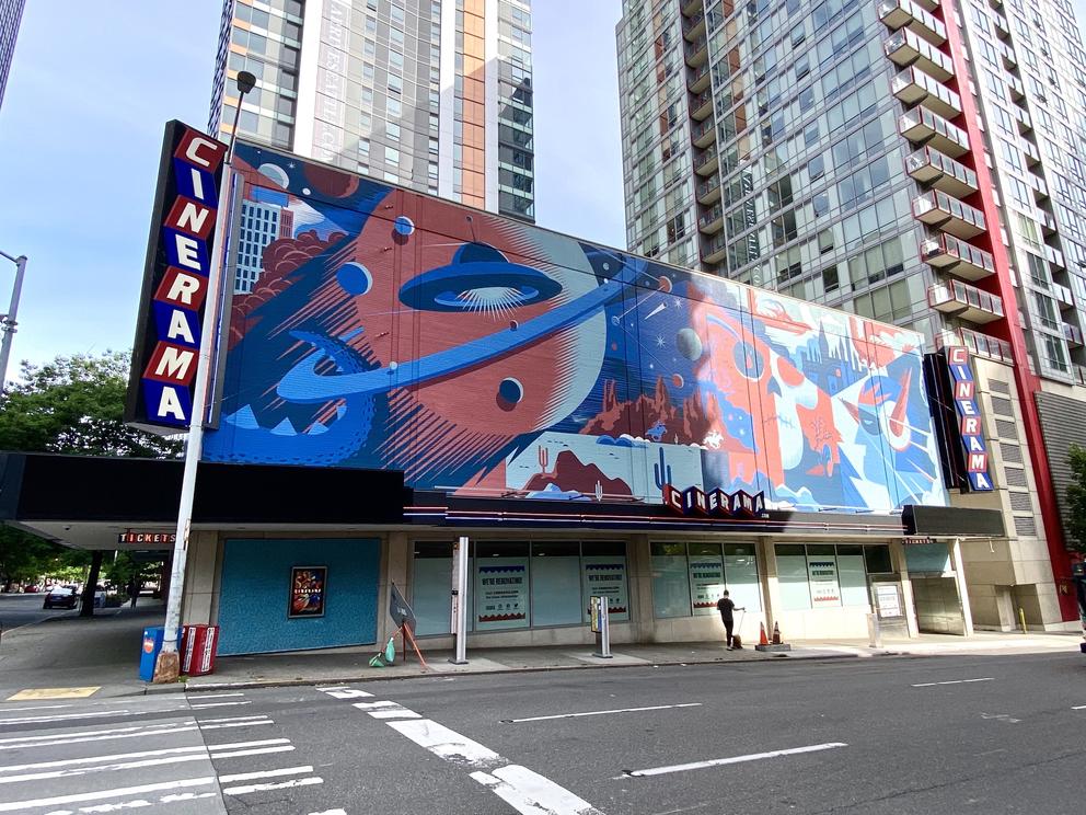 An image of the abandoned Cinerama from a street crosswalk