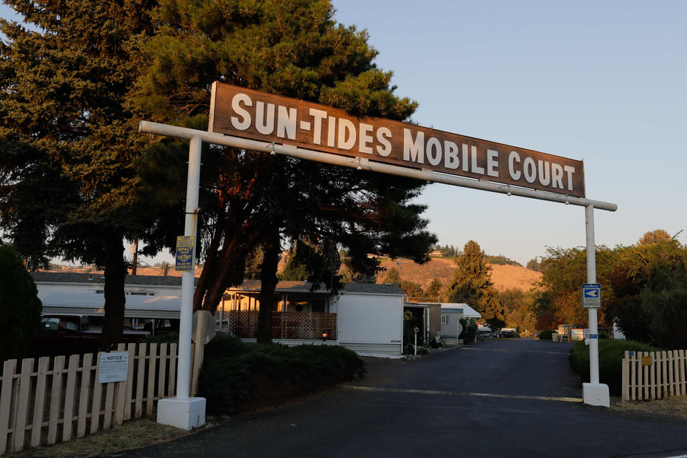 The entrance to Sun Tides mobile home park