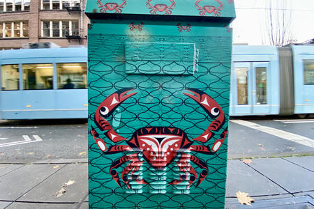 A crab painted near the light rail