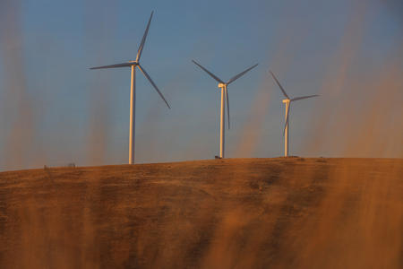 A picture of wind turbines near Ellensburg, WA.